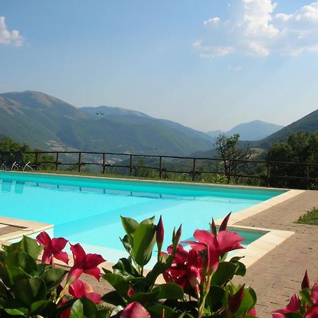 Agriturismo Roccagelli ヴァッロ・ディ・ネーラ エクステリア 写真