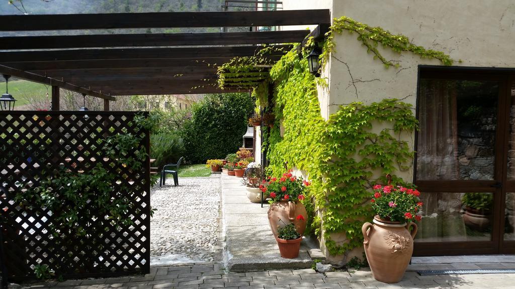Agriturismo Roccagelli ヴァッロ・ディ・ネーラ エクステリア 写真