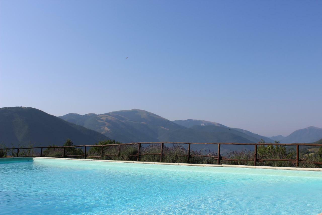 Agriturismo Roccagelli ヴァッロ・ディ・ネーラ エクステリア 写真