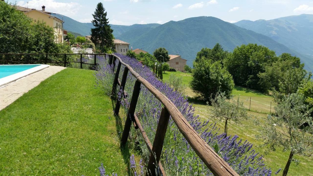 Agriturismo Roccagelli ヴァッロ・ディ・ネーラ エクステリア 写真