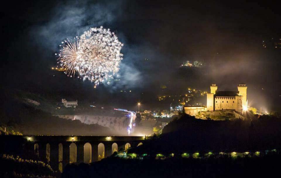 Agriturismo Roccagelli ヴァッロ・ディ・ネーラ エクステリア 写真
